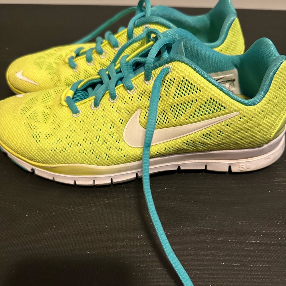 Nike Women's Yellow and Teal Athletic Shoes